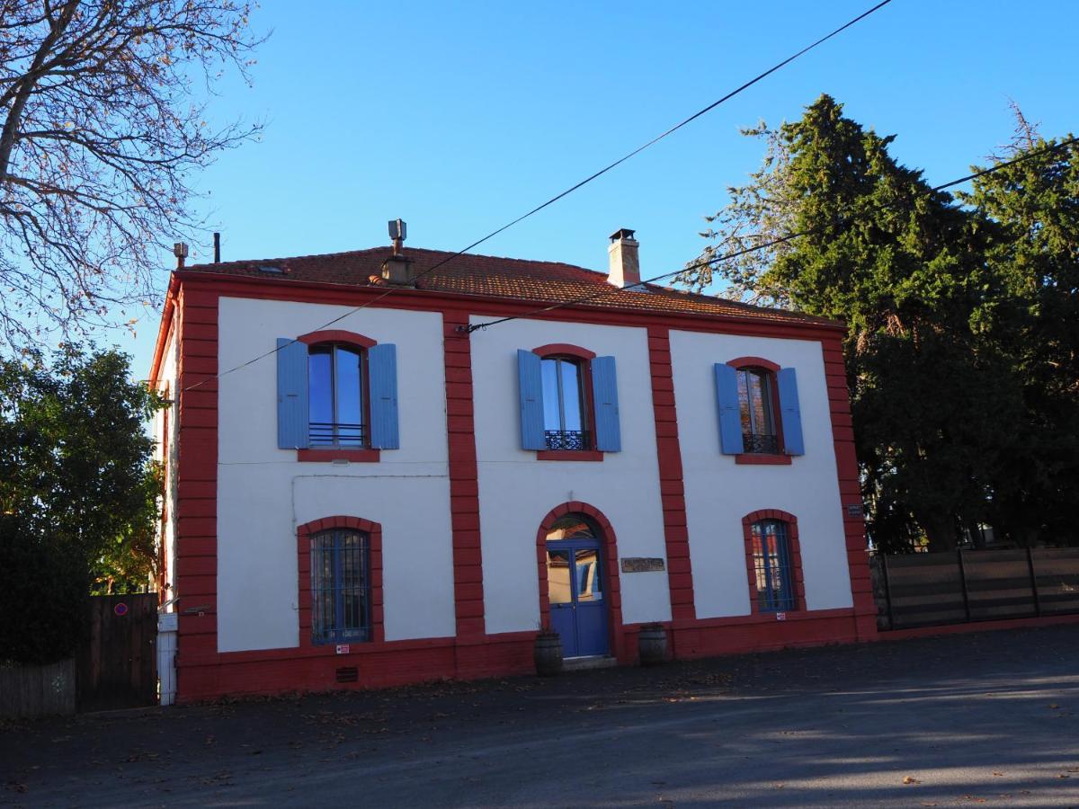 La Gare De Millas Chambres D'Hotes Bagian luar foto