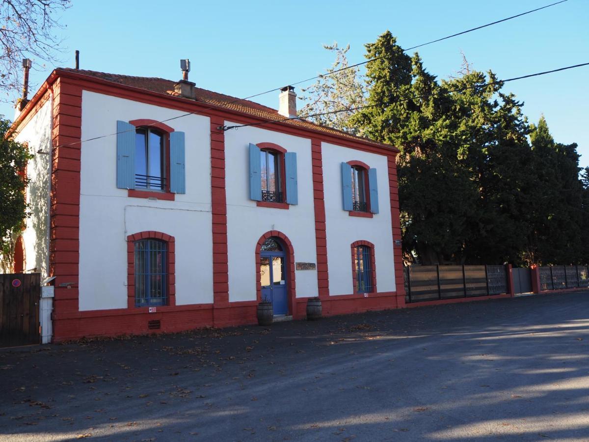 La Gare De Millas Chambres D'Hotes Bagian luar foto