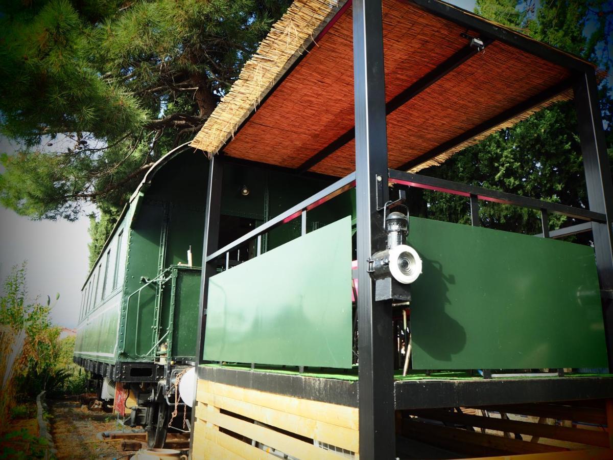 La Gare De Millas Chambres D'Hotes Bagian luar foto
